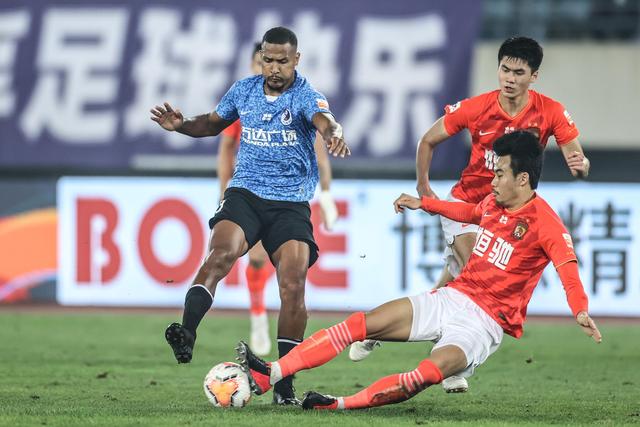 为何我这位“女神”却总是孤单？